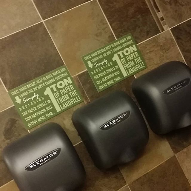 Textbook example of someone cutting off their nose despite their face. Paper towels decompose nicely and create valuable methane gas which is collected. These dryers are heated and consume a lot of enery.  Fuel is being spent and the environment being harmed.  If you really want to love the environment dry your hands on your shirt and let the natural air dry it.  Otherwise please stop with the bullshit signs.
#gobreck #breckbecause #breckenridge #keystone #silverthorne #skisilverthorne #colorado #cutyournoseoffdespiteyourface #bullshit