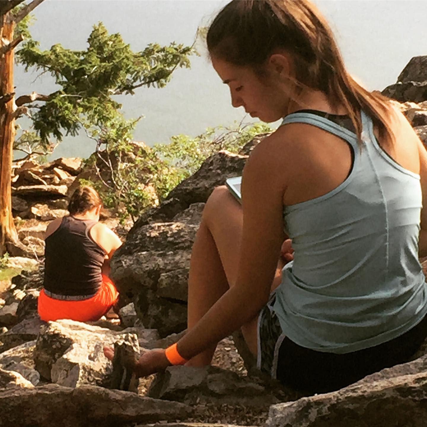 Getting close to nature on Swan Lake Mountain. Beautiful views and chipmunks running everywhere.  #swanlake #mountainhike #chipmunks #outdoorlife