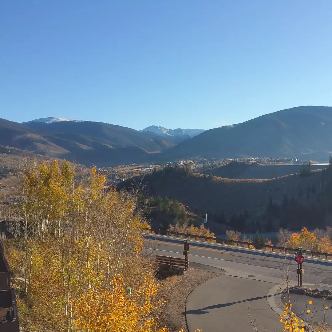 View from our balcony this morning.  The leaves are changing in the Aspen trees.  Fall is here.

Skisilverthorne.com 

#silverthorne #skisilverthorne #colorado #aspen