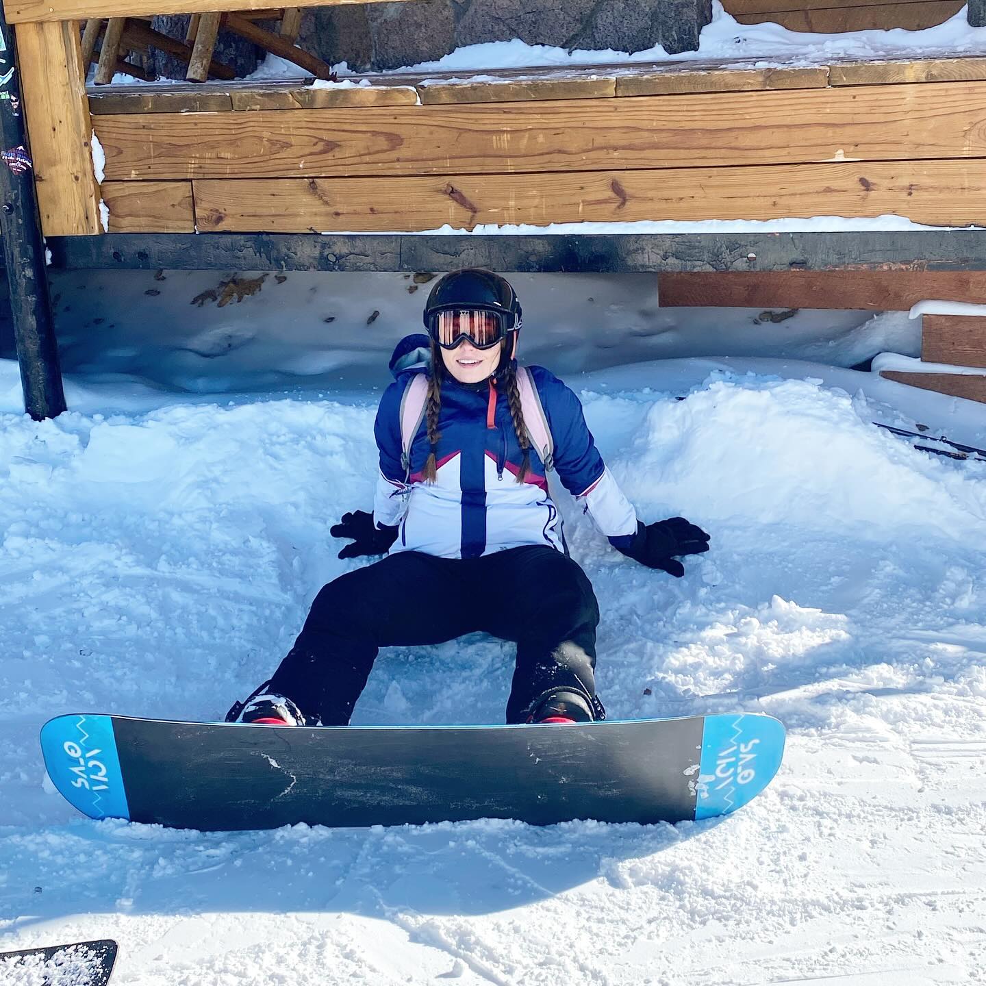 Snowboarding is so much fun!! Rest breaks are a must and it was just too hard to take the board off so just find a nice snow patch to sit on!! #restingontheslopes #snowboardgirl  #snowboardrestingtime