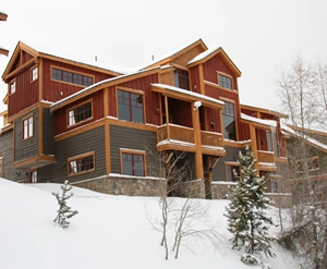 Ski Silverthorne Lodge exterior