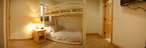 Ski Silverthorne Lodge bedroom 2